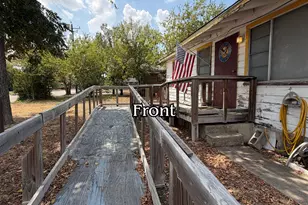 607 E 19th St, Georgetown, TX 78626 - Photo 1