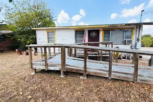 607 E 19th St, Georgetown, TX 78626 - Photo 2