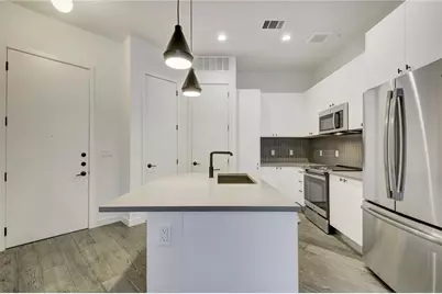 800 Embassy Drive #511, Austin, TX 78702 - Photo 8