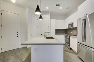 800 Embassy Dr, Austin, TX 78702 - Photo 8