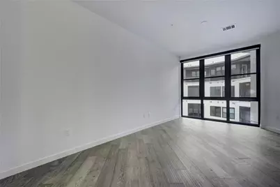 800 Embassy Drive #511, Austin, TX 78702 - Photo 2