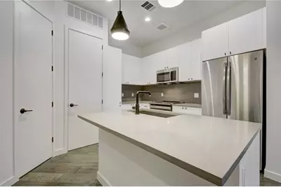 800 Embassy Drive #511, Austin, TX 78702 - Photo 6