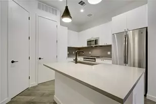 800 Embassy Dr, Austin, TX 78702 - Photo 6