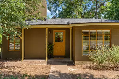 1064 Sycamore Street, San Marcos, TX 78666 - Photo 2