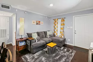 407 E 45th St, Austin, TX 78751 - Photo 2