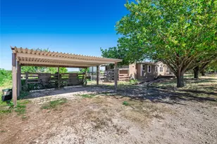 10512 Hibbs Ln, Manor, TX 78653 - Photo 2