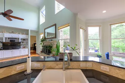 2013 Rue De St Tropez, Austin, TX 78746 - Photo 10