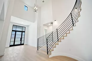 10105 Cressida Bnd, Austin, TX 78730 - Photo 2