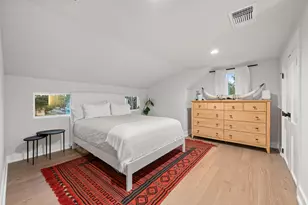 2104 E 2nd St, Austin, TX 78702 - Photo 26