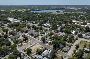 2104 E 2nd St, Austin, TX 78702 - Photo 36