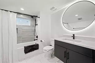 2104 E 2nd St, Austin, TX 78702 - Photo 28