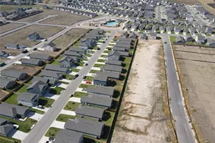 308 Cowpoke Dr, Jarrell, TX 76537 - Photo 34