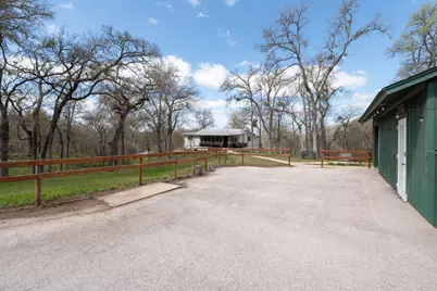 2646 Fm 1704, Elgin, TX 78621 - Photo 34