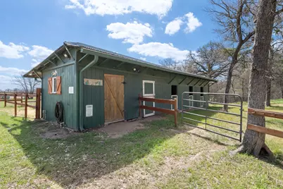 2646 Fm 1704, Elgin, TX 78621 - Photo 38