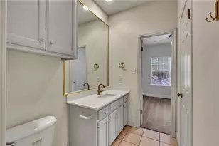 2100 San Gabriel St, Austin, TX 78705 - Photo 10