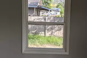 204 3rd St, San Marcos, TX 78666 - Photo 10