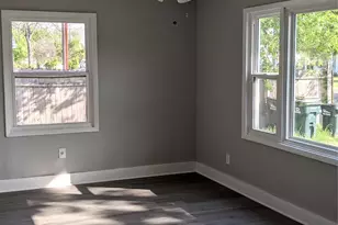 204 3rd St, San Marcos, TX 78666 - Photo 4