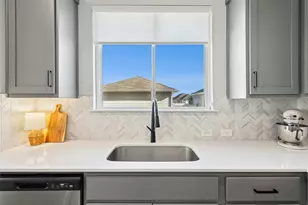 212 Catalina Dr, Kyle, TX 78640 - Photo 16