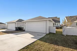 212 Catalina Dr, Kyle, TX 78640 - Photo 32