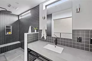 700 Denson Dr, Austin, TX 78752 - Photo 12