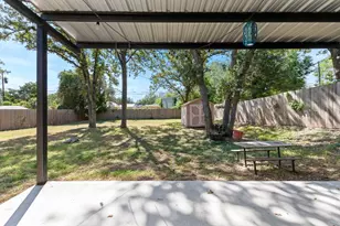 1905 Alcoa Ave, Rockdale, TX 76567 - Photo 20