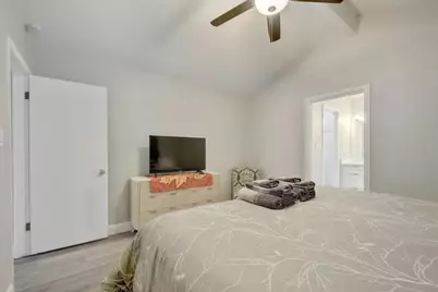 2700 Kerrybrook Lane, Austin, TX 78757 - Photo 12