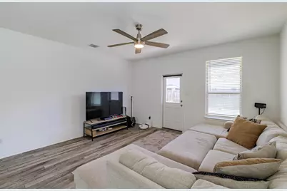 1620 Holly Lake Drive, Leander, TX 78641 - Photo 10