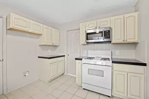 2408 W Messick Loop, Round Rock, TX 78681 - Photo 10
