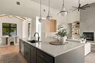 2502 Greenlawn Pkwy, Austin, TX 78757 - Photo 10