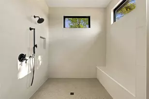 2502 Greenlawn Pkwy, Austin, TX 78757 - Photo 22