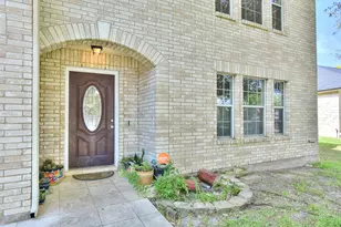 19921 San Chisolm Dr, Round Rock, TX 78664 - Photo 2