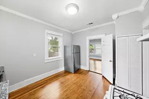 2032 E Cesar Chavez St, Austin, TX 78702 - Photo 10