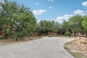 7229 Trident Ln, Jonestown, TX 78645 - Photo 2