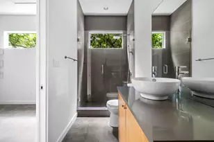 1302 S 5th St, Austin, TX 78704 - Photo 12