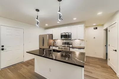 10710 Crestview Drive, Jonestown, TX 78645 - Photo 18