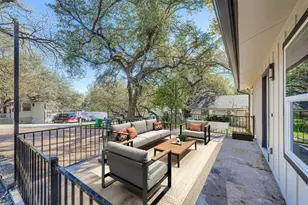 10710 Crestview Dr, Jonestown, TX 78645 - Photo 6