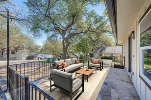 10710 Crestview Dr, Jonestown, TX 78645 - Photo 6