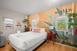 1406 Summit St, Austin, TX 78741 - Photo 4