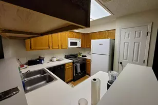 915 W 23rd St, Austin, TX 78705 - Photo 4