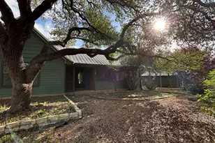 204 E Lakeshore Dr, Dripping Springs, TX 78620 - Photo 2