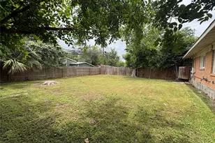 1307 Corona Dr, Austin, TX 78723 - Photo 24