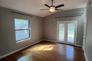 504 Clover Ct, Austin, TX 78745 - Photo 22