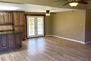 137 Road Runner Ln, Bastrop, TX 78602 - Photo 6