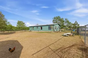 1150 Walter Hoffman Rd, Cedar Creek, TX 78612 - Photo 4