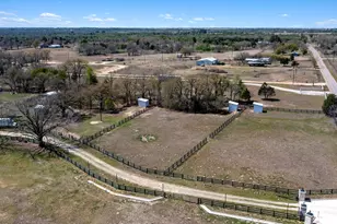 359 N County Line Rd, Elgin, TX 78621 - Photo 8