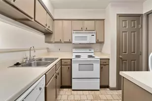 501 W 26th St, Austin, TX 78705 - Photo 8