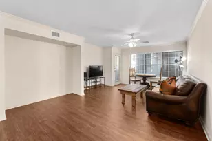 501 W 26th St, Austin, TX 78705 - Photo 2