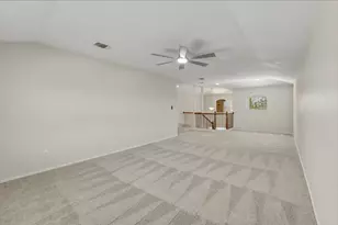 301 Serpentine Ln, Jarrell, TX 76537 - Photo 24