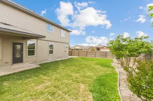 301 Serpentine Ln, Jarrell, TX 76537 - Photo 36