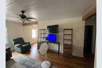107 W 7th Street, Elgin, TX 78621 - Photo 2